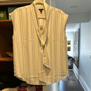 Ann Taylor White and Black Patterned Top